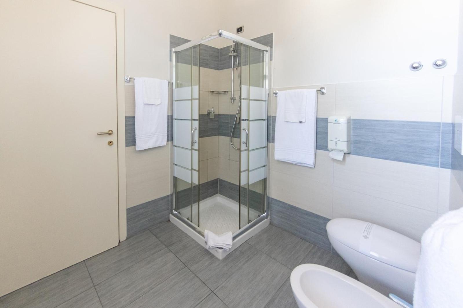 La Vecchia Tramvia Hotel Castiglione Delle Stiviere Buitenkant foto