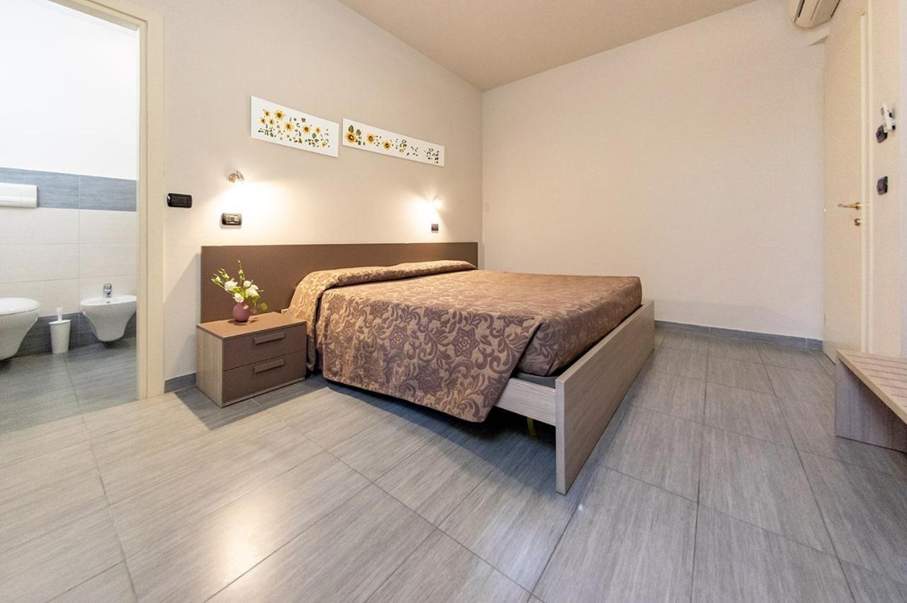 La Vecchia Tramvia Hotel Castiglione Delle Stiviere Buitenkant foto