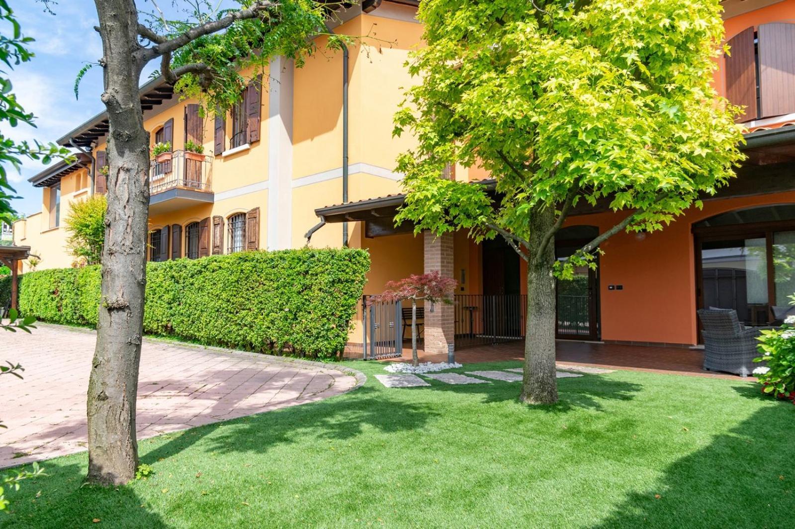 La Vecchia Tramvia Hotel Castiglione Delle Stiviere Buitenkant foto